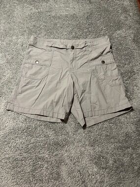 Lane Bryant Light Gray Cargo Shorts Front & Back Pockets Size 14 Lightweight